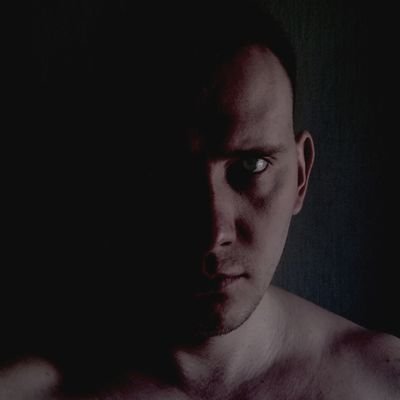 Квазиинженер. Увлекаюсь алкоголизмом.