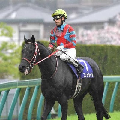 競馬好き大学生🏇 ほとんど重賞のみ 競馬歴は1年😁 3連単で買いたがり 少額ですが楽しくやってます！筋トレ、野球も好き  フォローお願いします🙇‍♂️