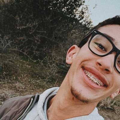 __fluo___'s profile picture. Behind every beautiful thing, there's some kind of pain.