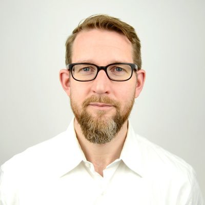 Beruflich interessiert an Medizin und Gesundheit, Medien und Kommunikation. Privat auch, aber noch an vielem mehr. Motto: