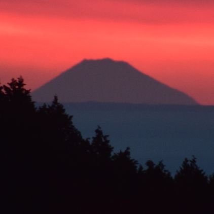 山登って写真とるアカウント。
日本百名山56/100
最近は富士山を遠くから見ることがマイブーム。
撮った写真をパノラマにしてホームページにアップしています。