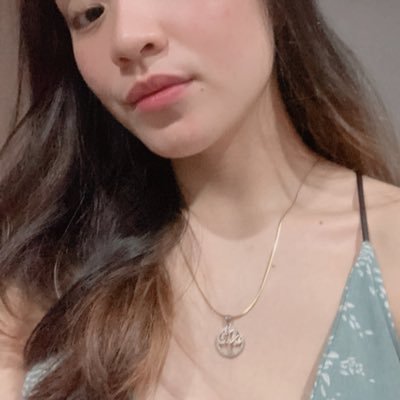 deniseelizon_'s profile picture. more love less ego