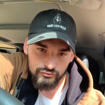 Old account got suspended. James Madison Wrestling Captain 💪🏼 Employed💰 Single 😏