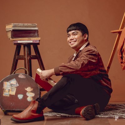 harlydaria's profile picture. Ang entablado ay binhi ng rebolusyon.