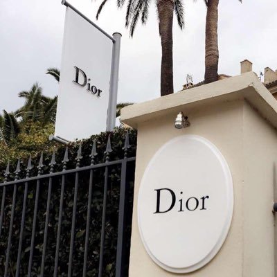 r_ana_a's profile picture. 