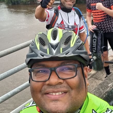 Bacharel em Direito, Capitão Bombeiro,
Amapaense Apaixonado, Torcedor do Vascão, amante do samba!