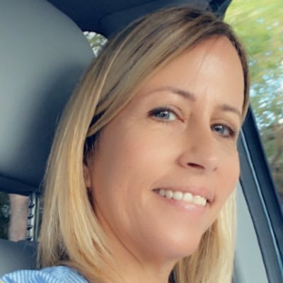 Ivonne32186810's profile picture. 