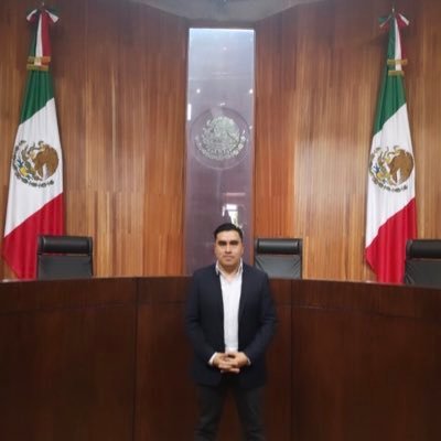 Secretario de Asuntos Municipales de @MovCiudadanoCMX.                                     FCPYS-UNAM / #HalaMadrid