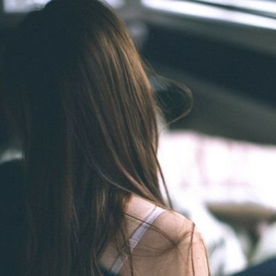 paolahrivero25's profile picture. HMMM