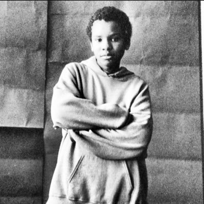 NoNameNorFace1's profile picture. a writer, storyteller and teacher. a vaporwaver and a gamer.