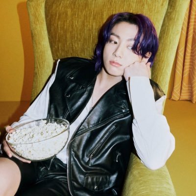 JUNGKOOK: it's so sad you'll never be me @BTS_twt 💜 txt fan acc: @kaiangelhuening
