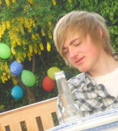 Andy_789's profile picture. after so long for havin this imgunna start using it soo help me out and follow me! :)