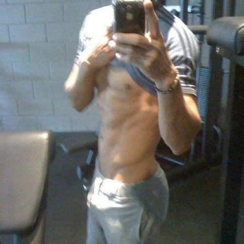 Tazerchi's profile picture. 