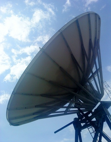 Satélite y Comunicaciones, S.A. (SATCOMSA), inició operaciones en el año 1994 con el objetivo principal de prestar servicios relacionados con los satélites y la