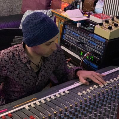 Room 2 Studios is a boutique recording studio in Atwater Village that specializes in mixing, mastering, and producing. Studio owner @galbushy