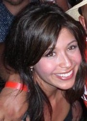 lynapena's profile picture. 