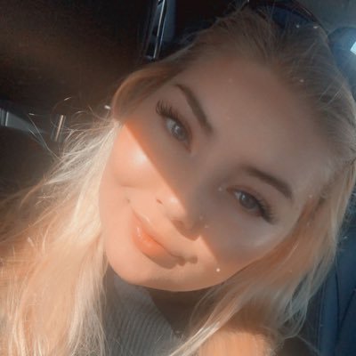 summerrburtonn's profile picture. lemme be your plus one to the wedding