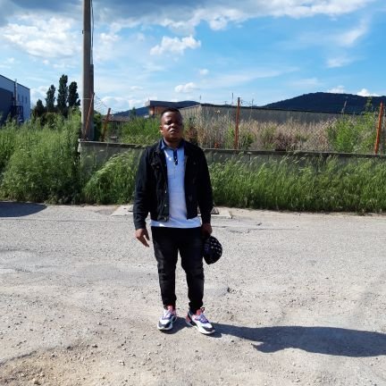 I thank God for today for keeping me in life is not easy to be a life like this today is a great day in my life we thank God for that how glory to God hope our