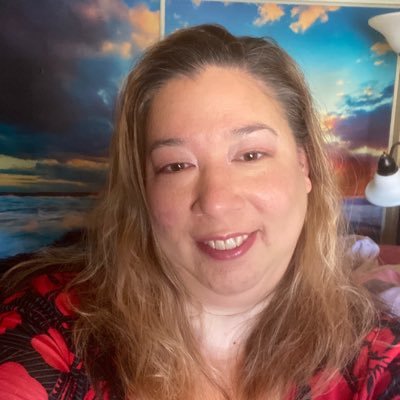 Migraine Fighter🤯Pharmacy Technician💊Patient Advocate💉Blogger/Educator📚Dog Mom🐶Makeup Lover💄Ocean Lover🌊Music Lover🎶Making Jewelry and Dog Collars🎨
