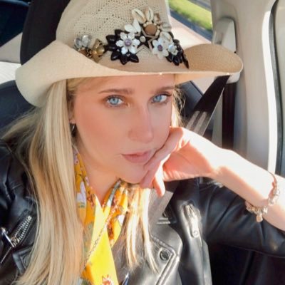 tonellimay's profile picture. Hincha de Boca. Contadora y Lic en Adm de Empresas. Librana