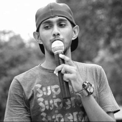 CharukaDlan's profile picture. 