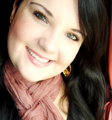 O que tenho de mais obscuro é o que me ilumina, e a minha lucidez é que é perigosa ! Se eu pudesse me resumir diria que sou IRREMEDIÁVEL !