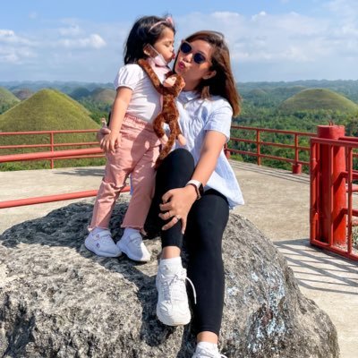 VillaberJessa's profile picture. IG: @isaytheentrepinay