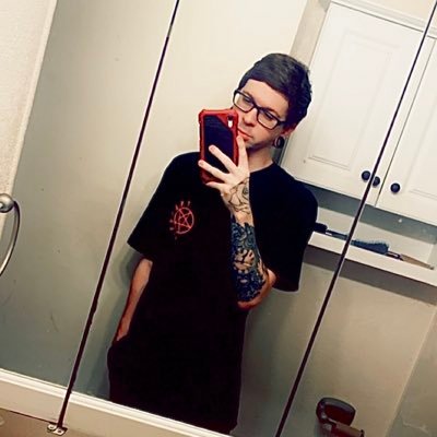AimBotter in Training. 28 years old. Ugly as h*ll in person. Gamer. Small streamer. https://t.co/IIlViqtfLa