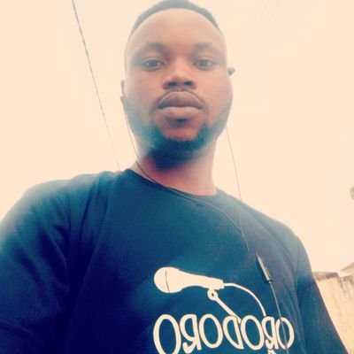 AlakeAdewumi's profile picture. 4,,,,4,