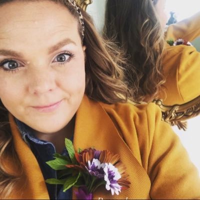 Ooonique's profile picture. Creative.Marketer.Photographer