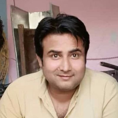 ज़िंदा रहना है तो हालात से डरना कैसा..
जंग लाज़िम हो तो लश्कर नहीं देखे जाते..