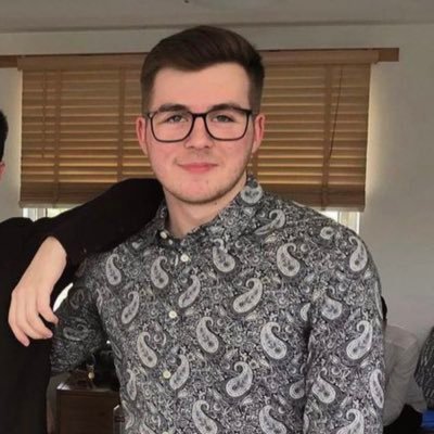One of the tallest short guys you’ll ever see | 22 | ベン | 🎸| ENTP