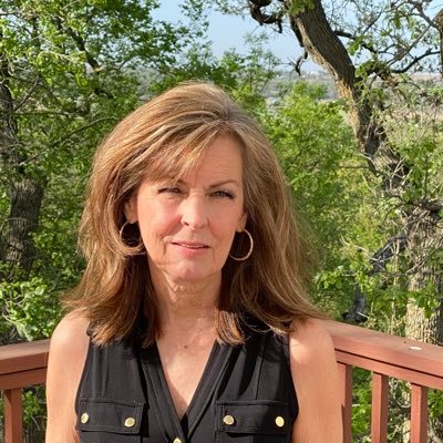 ShannaHalv's profile picture. 