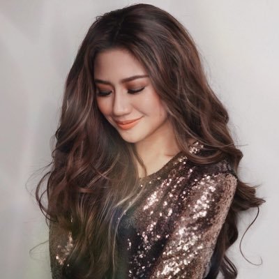 Light yourself on fire with passion🌌💫 Gala Squad // Stanning @itsMorissette since 2017