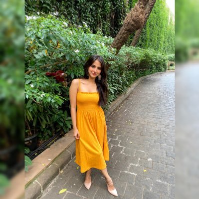 aparnassharma's profile picture. Mechatronics, AI engineer ‘21, Lifestyle/Fitness influencer and mum to all stray animals in my area 🐈