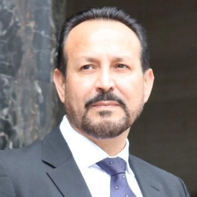 - Migrante ecuatoriano.
- Ex asambleísta por la Circunscripción de Estados Unidos y Canadá.
- Presidente de Ecuamex Travel corp.