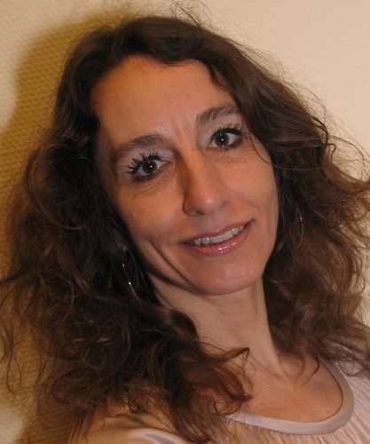Specialist in het behandelen van ongewenste haargroei, pigment ,couperose, cellulite, fijne lijntjes, steelwratjes, littekens, striae.
