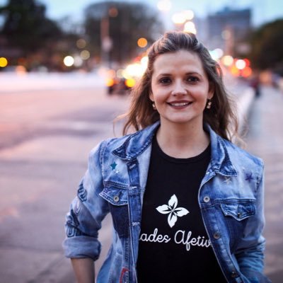 Professora, Doutorado em Ciências Sociais.Pós doc Centro de Síntese IEAUSP Cidades Globais, Coidealizadora do Cidades Afetivas e Artista. Te ajudo com insights!