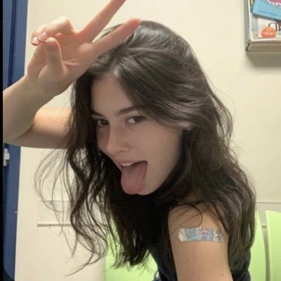 apocalypticivy's profile picture. one single thread of gold tied me to you