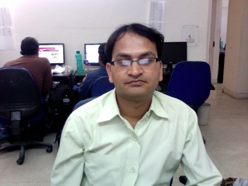 Full stack developer:

Total web/mobile development experience: 19 years

NodeJS: 6 months
Ruby on Rails: 5 years
PHP: 3.5 years