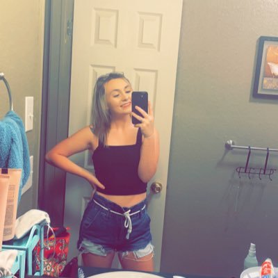 shelby_danea's profile picture. Girl mom | •Zayleigh Ann💜 & •Haisley Rea💕 |