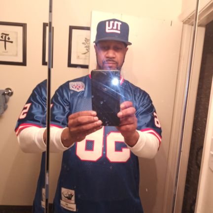 Father of 2..YouTube Vid Maker..Song Writer..Die Hard New York Giants fan..