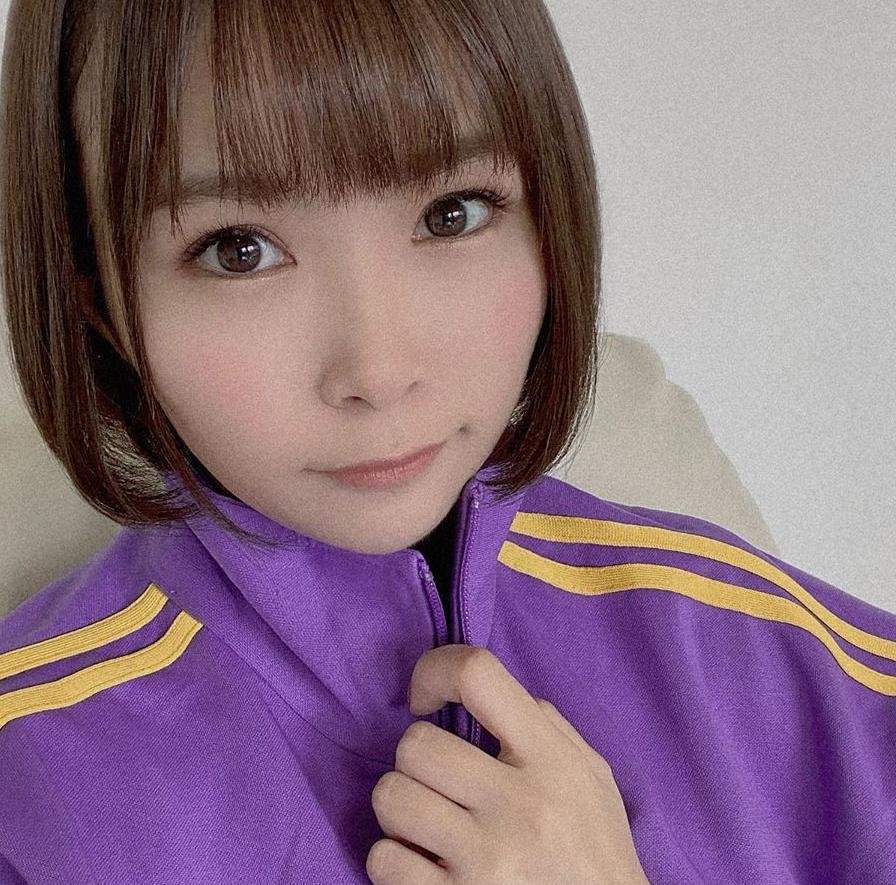 めっちゃさみしいよ~ あーあ、誰かそばにいたら、・・・ ねえ、フォーしてくれないの? いい写真見せるからさ(^_-)-☆