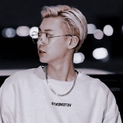 ㅤ✞  𝐑𝐏  ╱  𝟏𝟗𝟗𝟐  —  He likes music and places it as half of his life. His stunning deep voice will make you addicted and he is 𝐏𝐚𝐫𝐤 𝐂𝐡𝐚𝐧𝐲𝐞𝐨𝐥.