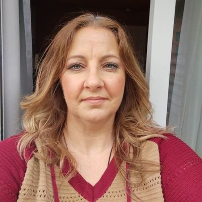 Proud Canadian Mom, Wife & business woman
I have Fibro, a ton of arthritis & some other stuff but they don't have me!
So I work from home & killing it!!