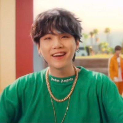 rockstar_Y00N's profile picture. still giddy over yoongis gay lil vans

she/her