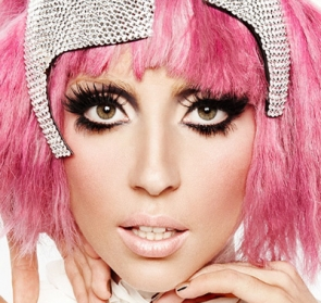 Welcome! Tudj meg mindent Lady Gaga-ról, az extravagáns, tehetséges, és elbűvölő amerikai énekesnőről!
