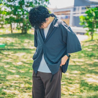 🌿周りから褒められるヘアスタイル ◼︎radol(ラドル)代表💇 ◼︎新潟や長岡からご来店🙇‍♂️ ◼︎ヘアコンテスト優勝🦱🥇 ◼︎映像クリエイター📷a7iii ◼︎バンドやってた🎸
2021.12.16 radol new open!!