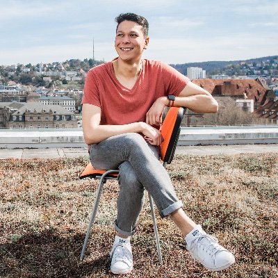 schaefkn's profile picture. 🍎 WWDC '19 Scholar 🧑🏻‍💻 Head of Department 🏳️‍🌈 Queer (he/him)