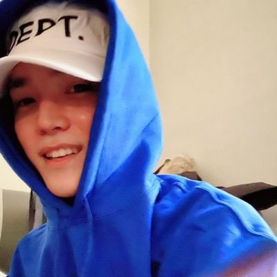 acikiwirz's profile picture. Open Sewa Toko Shopeeee setiap harii dan Jual Thrift Murahhhh